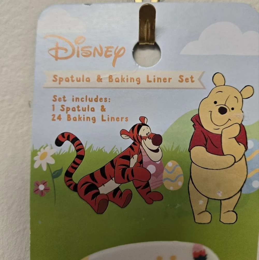 Disney Winnie the Pooh Spring Floral Spatula & Baking Liner Set